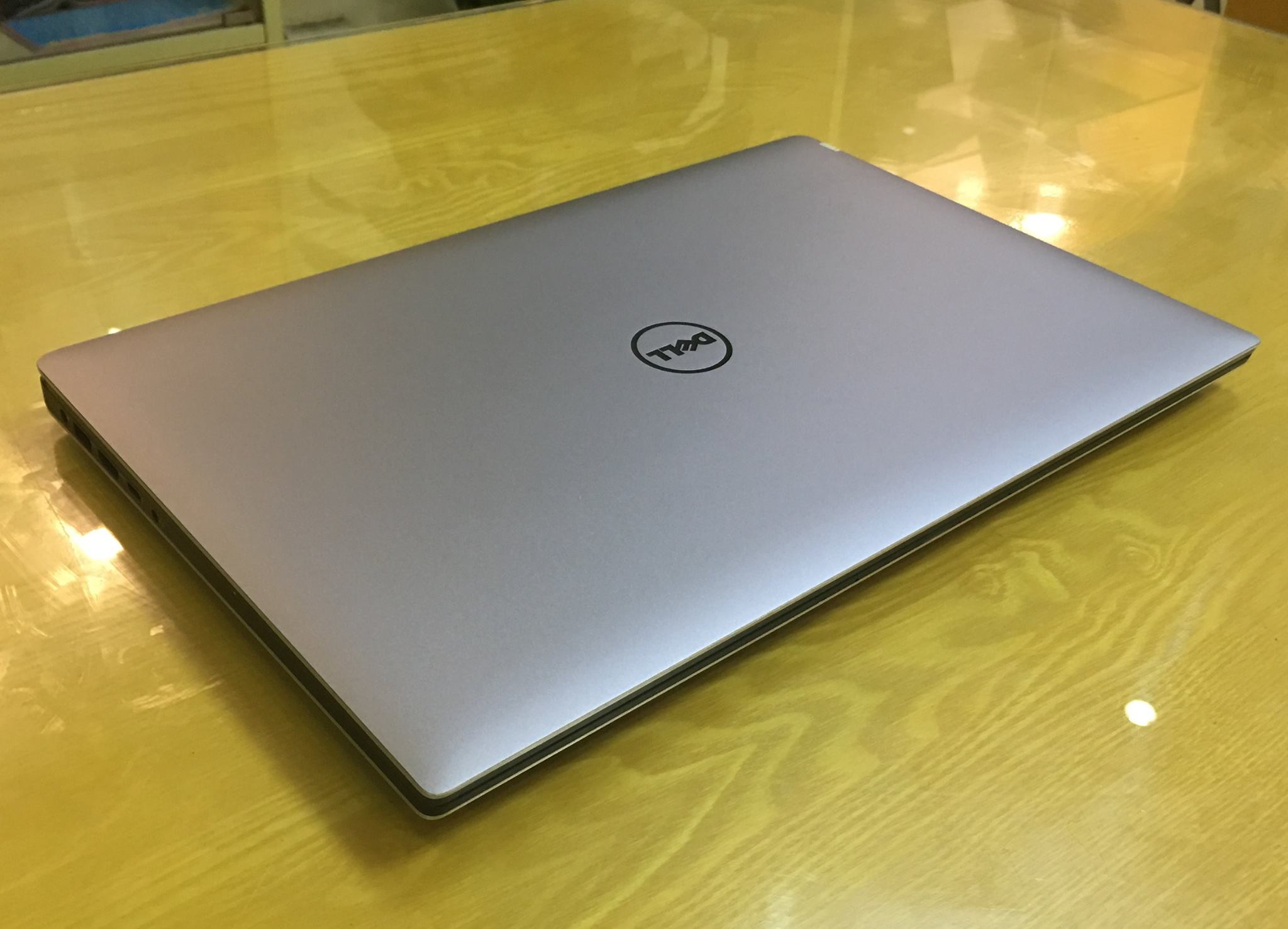Laptop Dell XPS 15 9550 2016-5.jpg